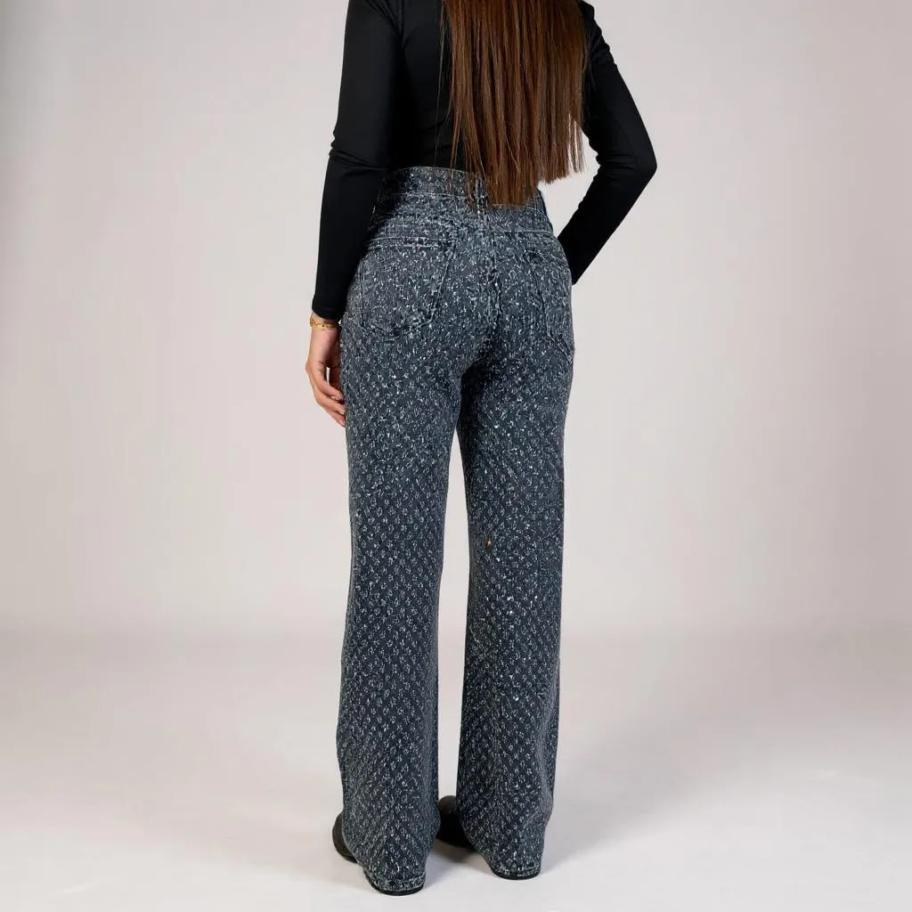 Zeitlose Straight Leg Damen-Jeans in grau-schwarz – vielseitig kombinierbar für Arbeit, Freizeit oder Streetstyle. Erhältlich bei CasinoFashion in Winterthur.