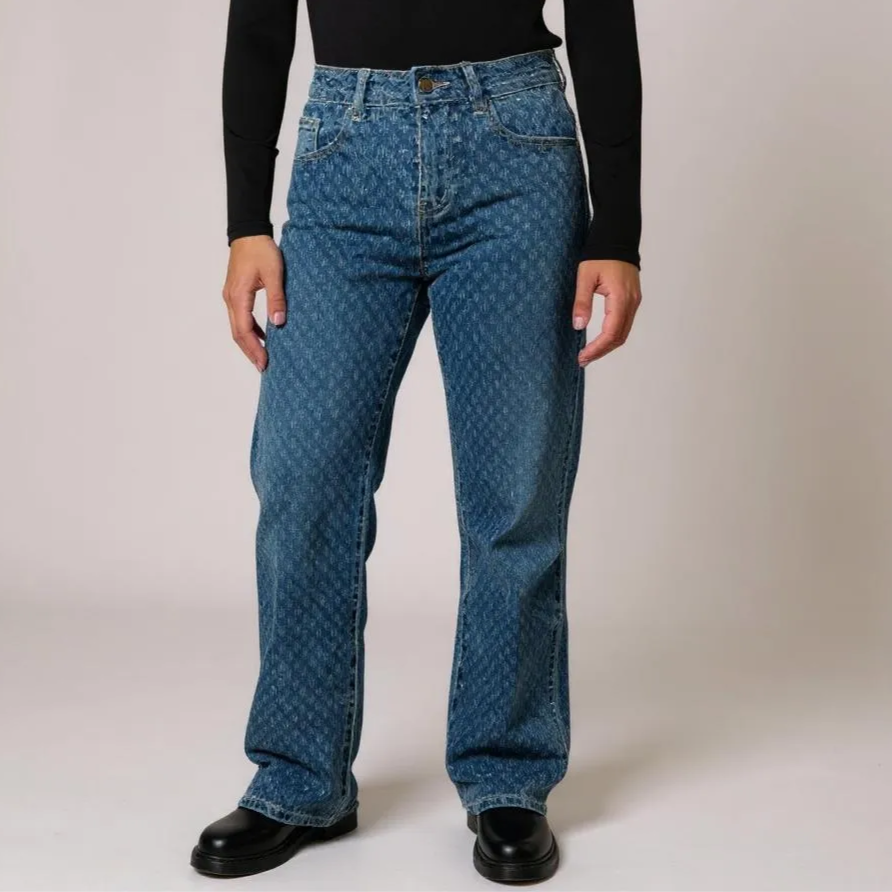 Moderne Wide Leg Damen-Jeans mit dezentem Print – entspannter Fit für Casual- und Alltags-Looks. Jetzt shoppen bei CasinoFashion in Winterthur.