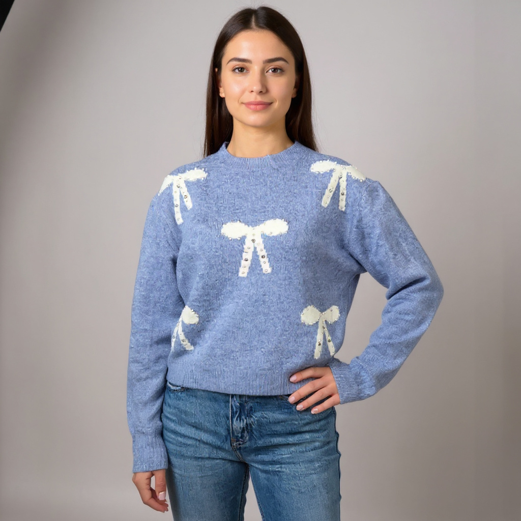 Trendiger blauer Damen-Strickpullover mit weissen Schleifen-Details – stylischer Sweater für süße Alltags-Looks. Jetzt bei CasinoFashion shoppen.