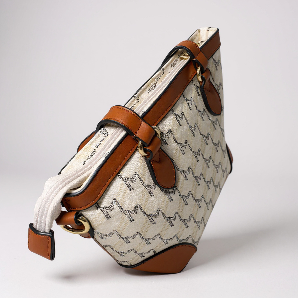 Elegante Designer-inspirierte Damen-Handtasche mit braunen Lederdetails und edlem Print – geräumige Tote Bag für Alltag, Arbeit oder Shopping. Hochwertiger Look, exklusiv bei CasinoFashion in Winterthur.