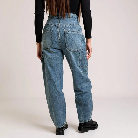 Stylische Straight Leg Jeans mit Leo Print – auffällige Damen-Jeans für modische Casual- oder Party-Outfits. Exklusiv bei CasinoFashion in Winterthur.