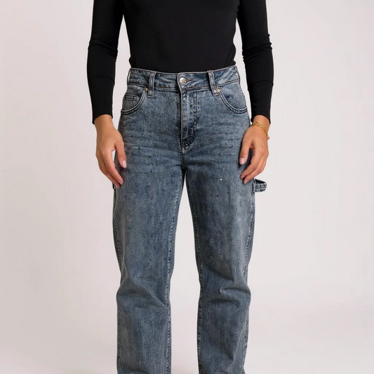 Trendige Wide Leg Damen-Jeans mit Strasssteinen – stylische High-Waist Jeans für auffällige Streetstyle- oder Party-Outfits. Exklusiv bei CasinoFashion in Winterthur.