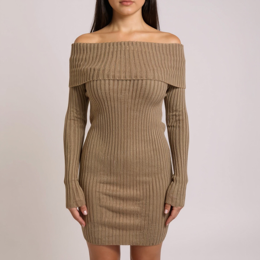 Zeitloses off-shoulder Strickkleid in Beige – perfektes Damen-Kleid für elegante Winter-Looks. Figurbetontes, kuscheliges knit dress, erhältlich bei CasinoFashion in Winterthur.