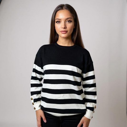 Stylischer Damen-Pullover in Schwarz-Weiss mit breiten Streifen – weicher Strick für Casual-Looks, Streetstyle oder Office-Chic. Exklusiv bei CasinoFashion in Winterthur.