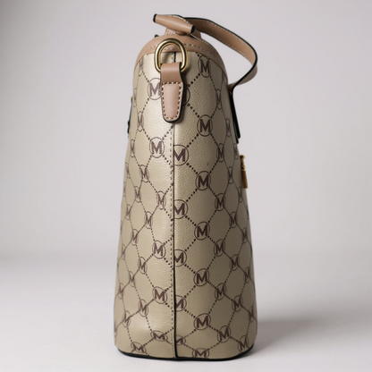 Elegante Damen-Tote-Bag in Beige mit braunem Monogram-Print – hochwertige Handtasche mit Lederdetails, perfekt für Casual- oder Business-Looks. Jetzt bei CasinoFashion shoppen.